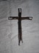 11b - kovaný nástěnný křížek, kov, dřevo